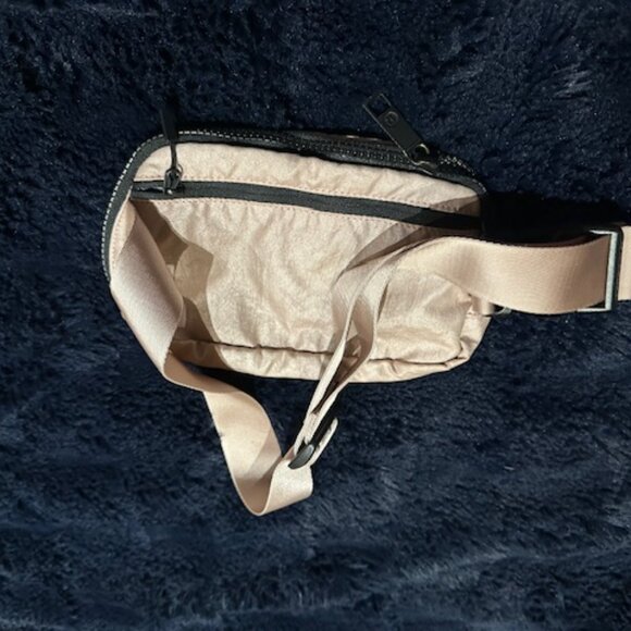 Lululemon Rose Gold Original Belt bag - Picture 5 of 5